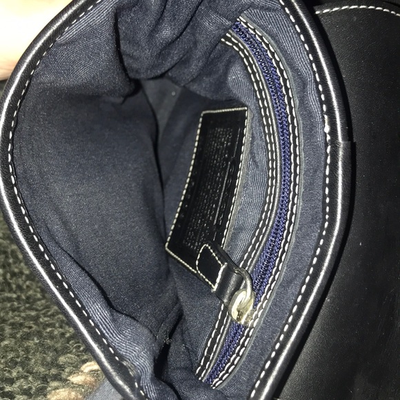 Authentic Coach Over-Shoulder Bag - Picture 2 of 3